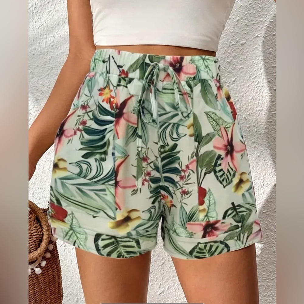 Floral Print Fake Drawstring Shorts- 8/10